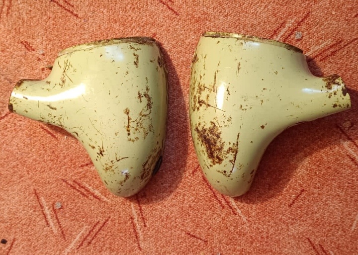 Koupím zelenou masku Jawa 550 Pařez