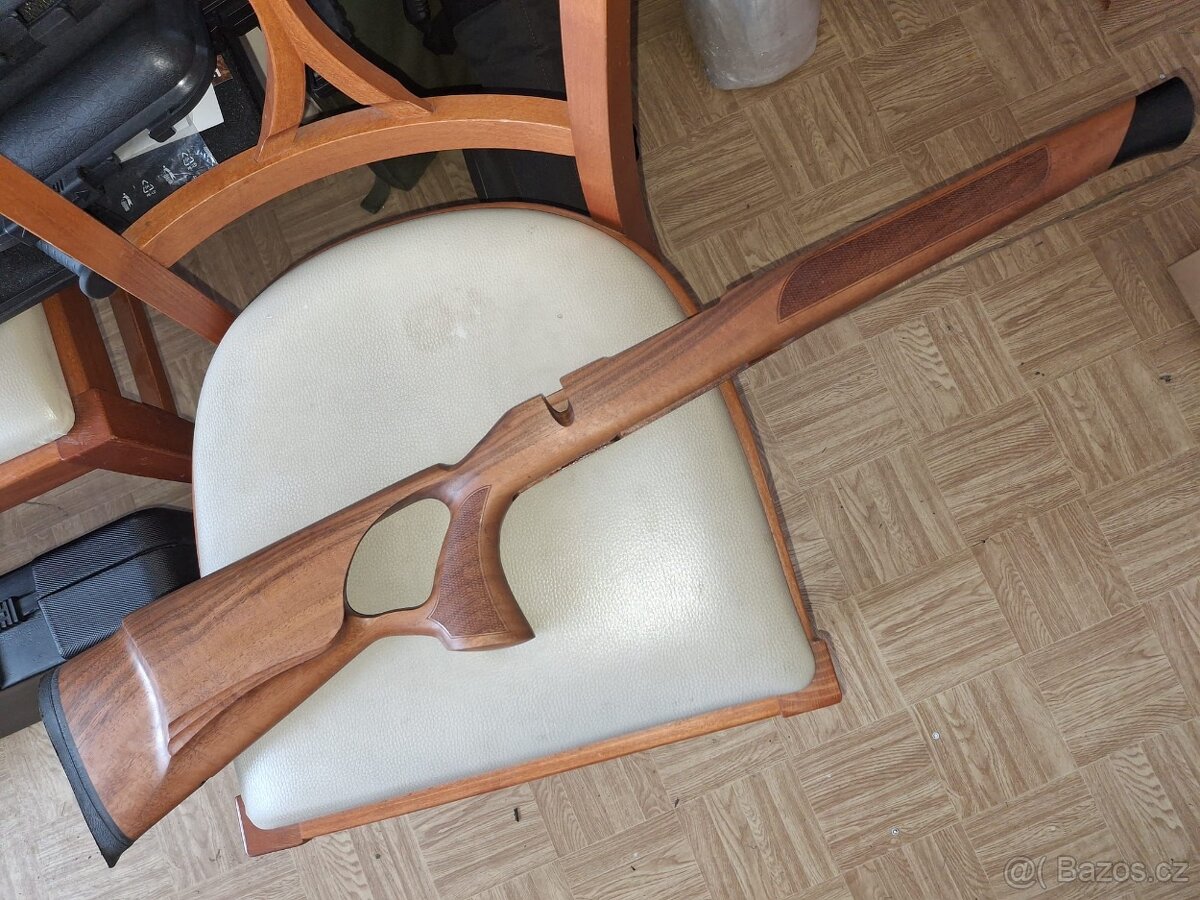 Pažba CZ 550 THUMBHOLE - LEVÁ