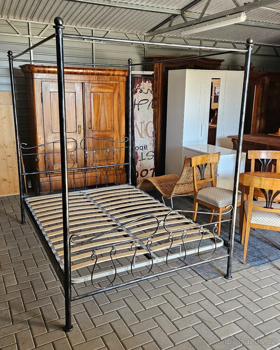 Rám postele s nebesy černý kovový
