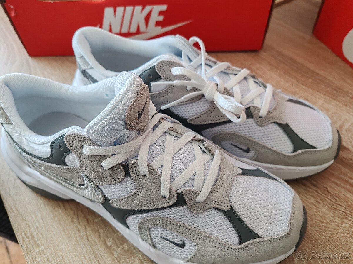 Prodám boty Nike Nové nenošené velikost 42.5