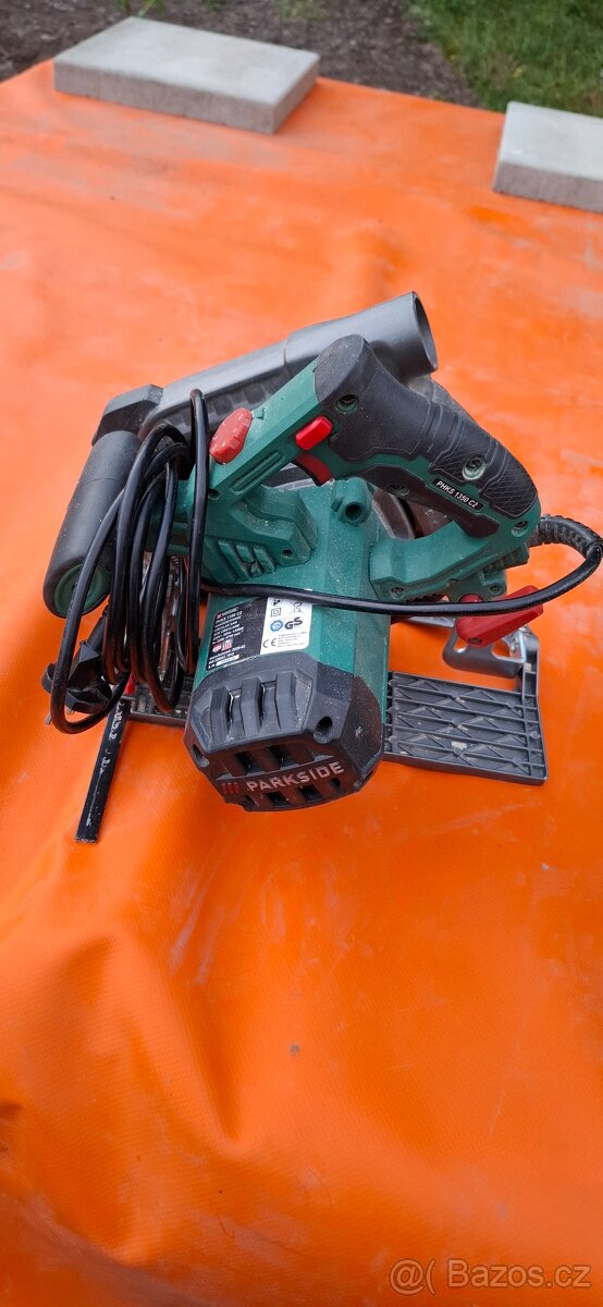 Okružní pila Parkside PHKS 1350 C2