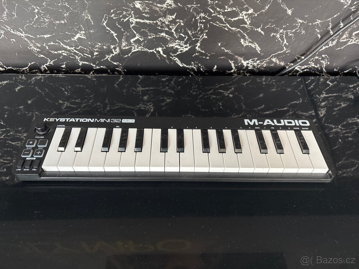 M Audio Keyboard 32