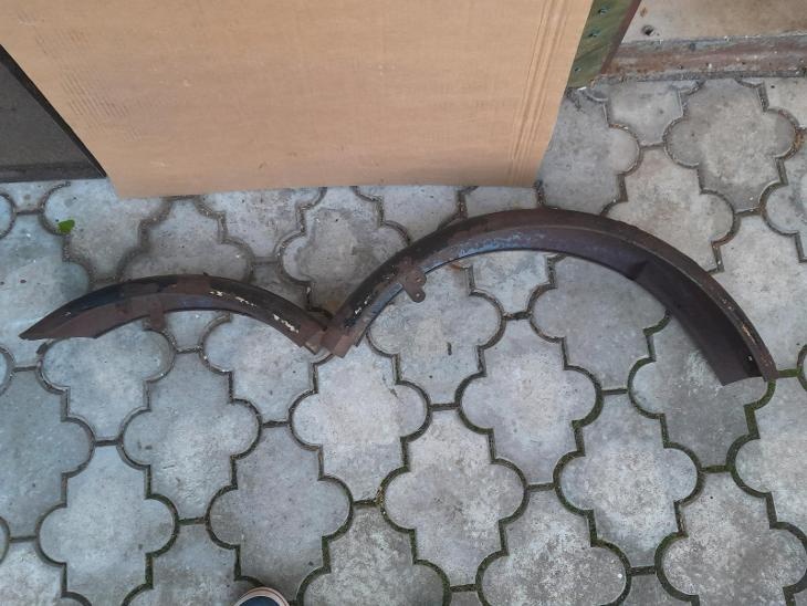 Koupim zadní blatník na čz šport