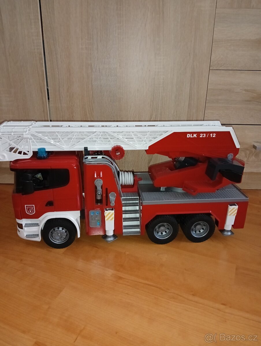 Bruder Hasičské auto