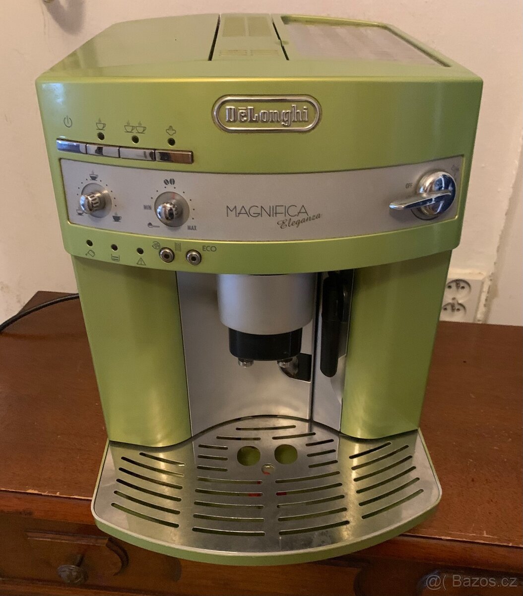 Kavovar DeLonghi