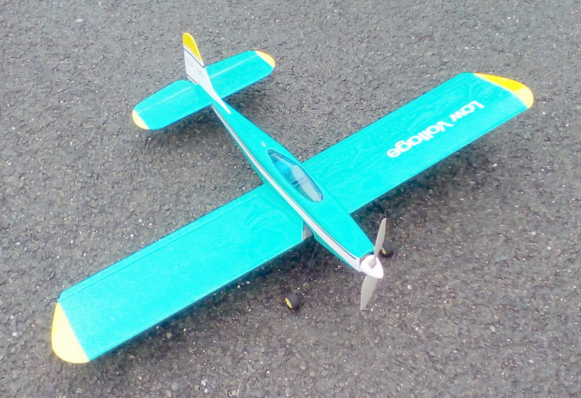 RC letadlo Low Voltage LV-10