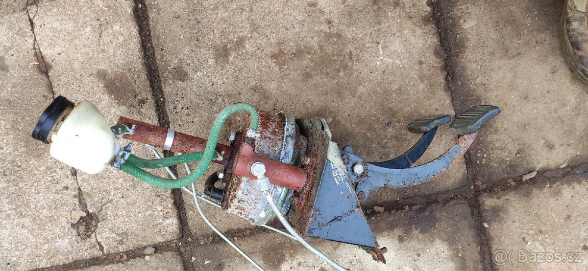 Pedalová konzole škoda 120l 105l 130l Rapid