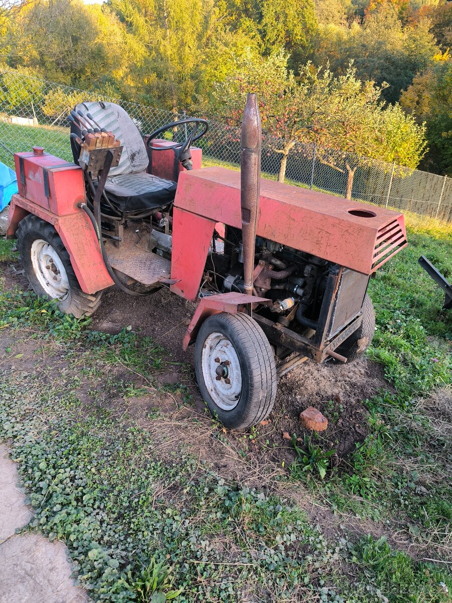 Prodám traktor domácí výroby