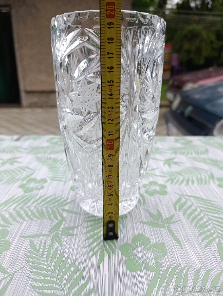 Malá váza - výška 20,5cm, průměr 9cm
