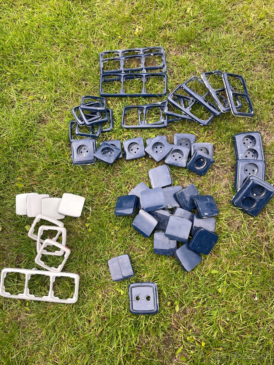 Rámečky, zasuvky, vypínače