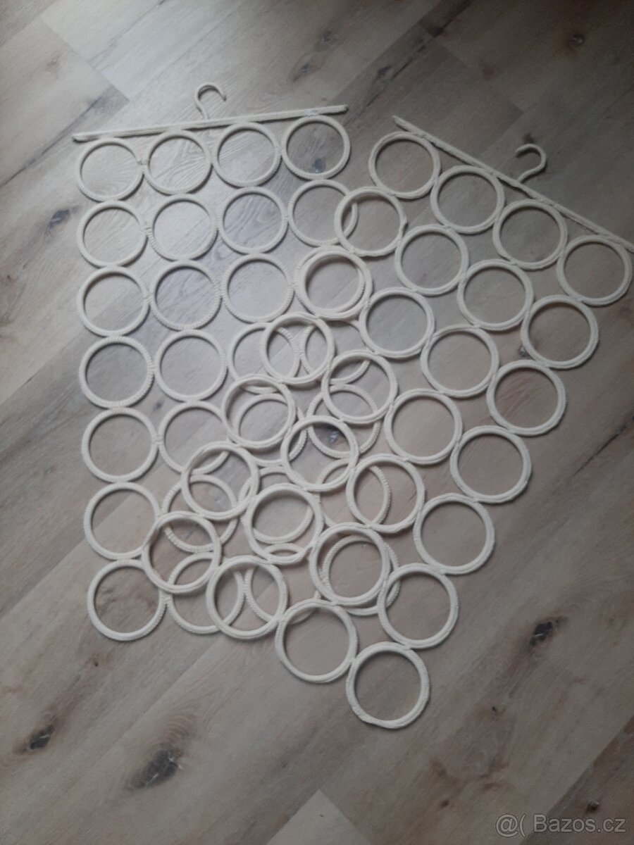 Věšák na šátky Ikea