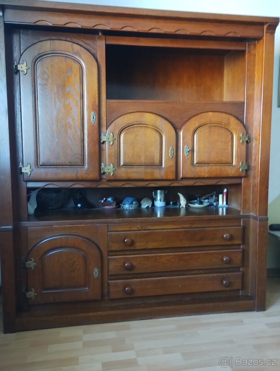 Holanský nábytek-skříň