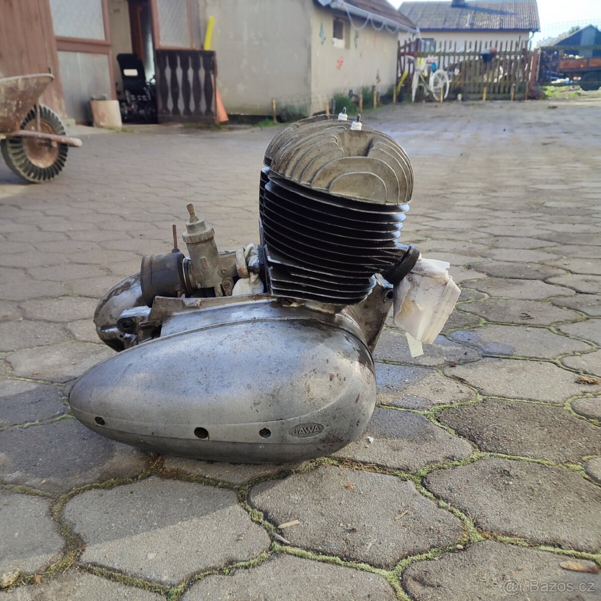 Motor Jawa 350 Kývačka