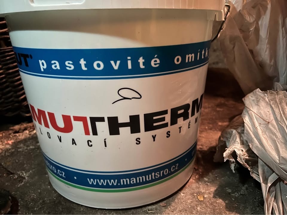 Pastovitá omítka MAMUT - šedá