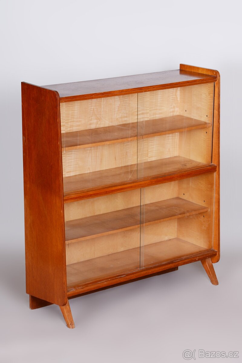 Knihovna - vitrína - č.2476