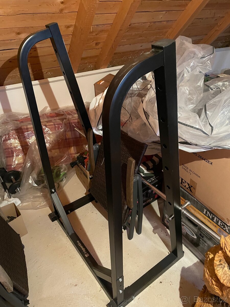 rám od závěsné/inverzní lavice