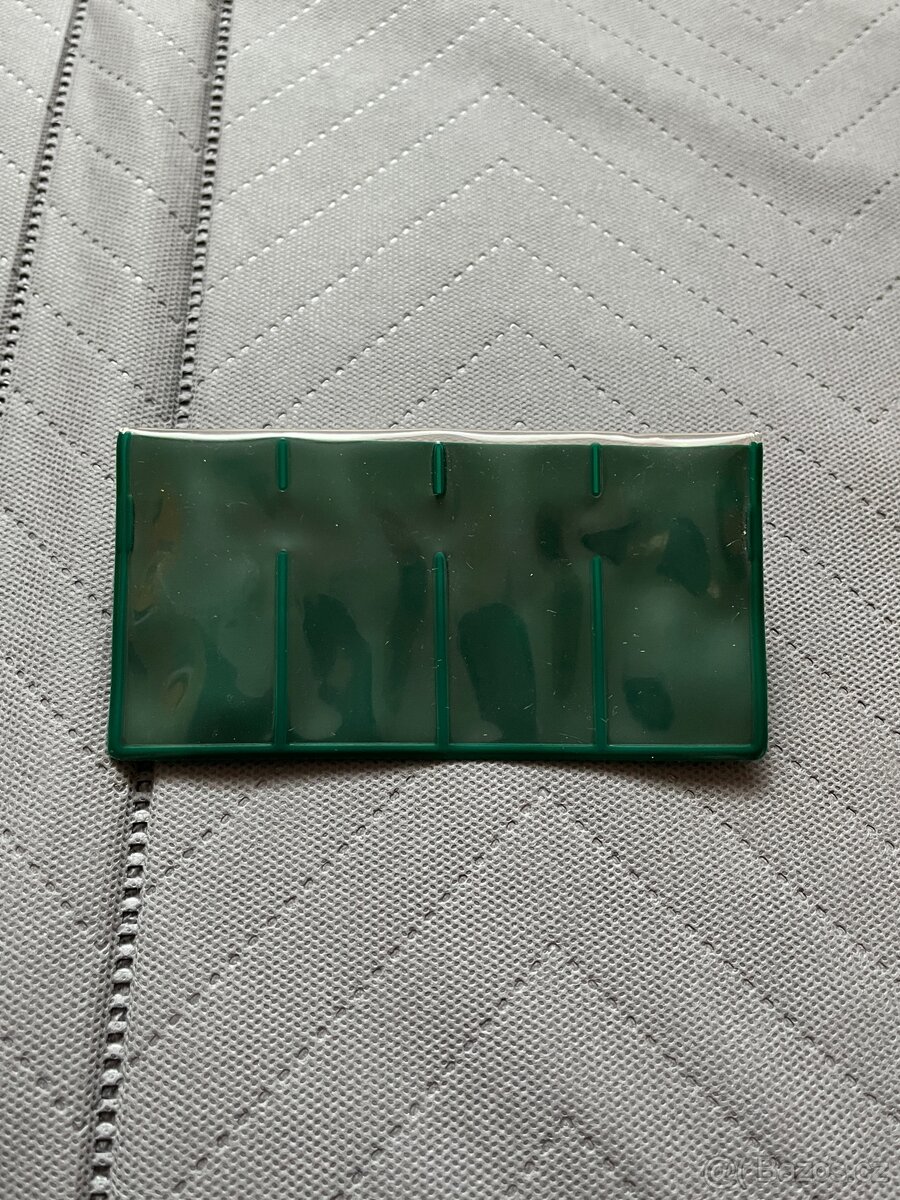 Pouzdro na 4 odznaky