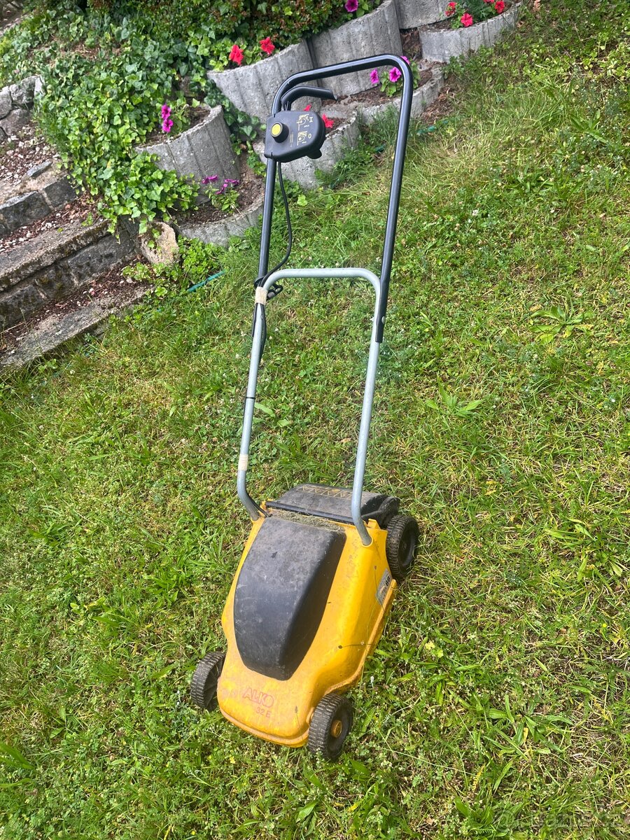 Sekačka elektrická .