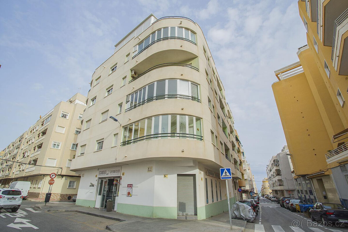 Apartmán jen 400 m od pláže, Torrevieja, Alicante, Španělsko