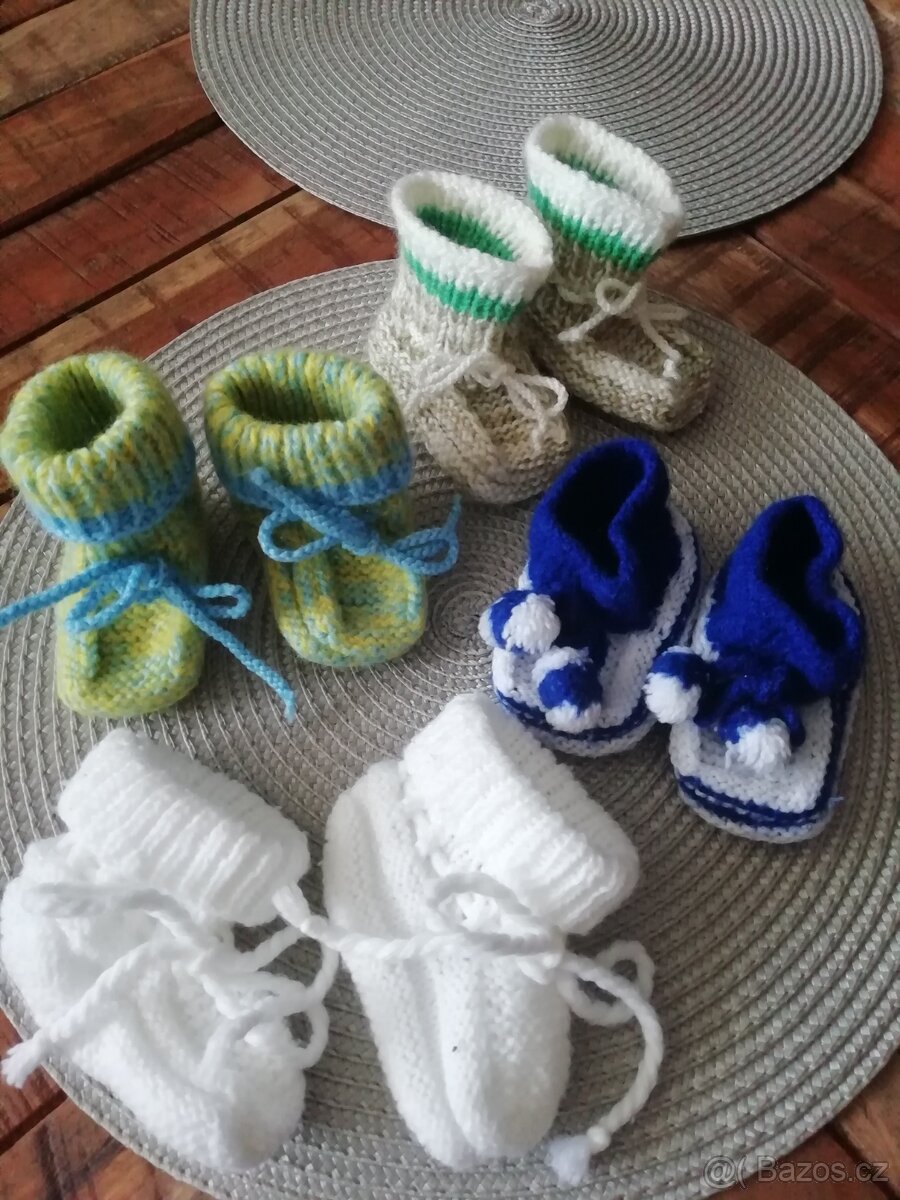 Pletené novorozenecké papučky