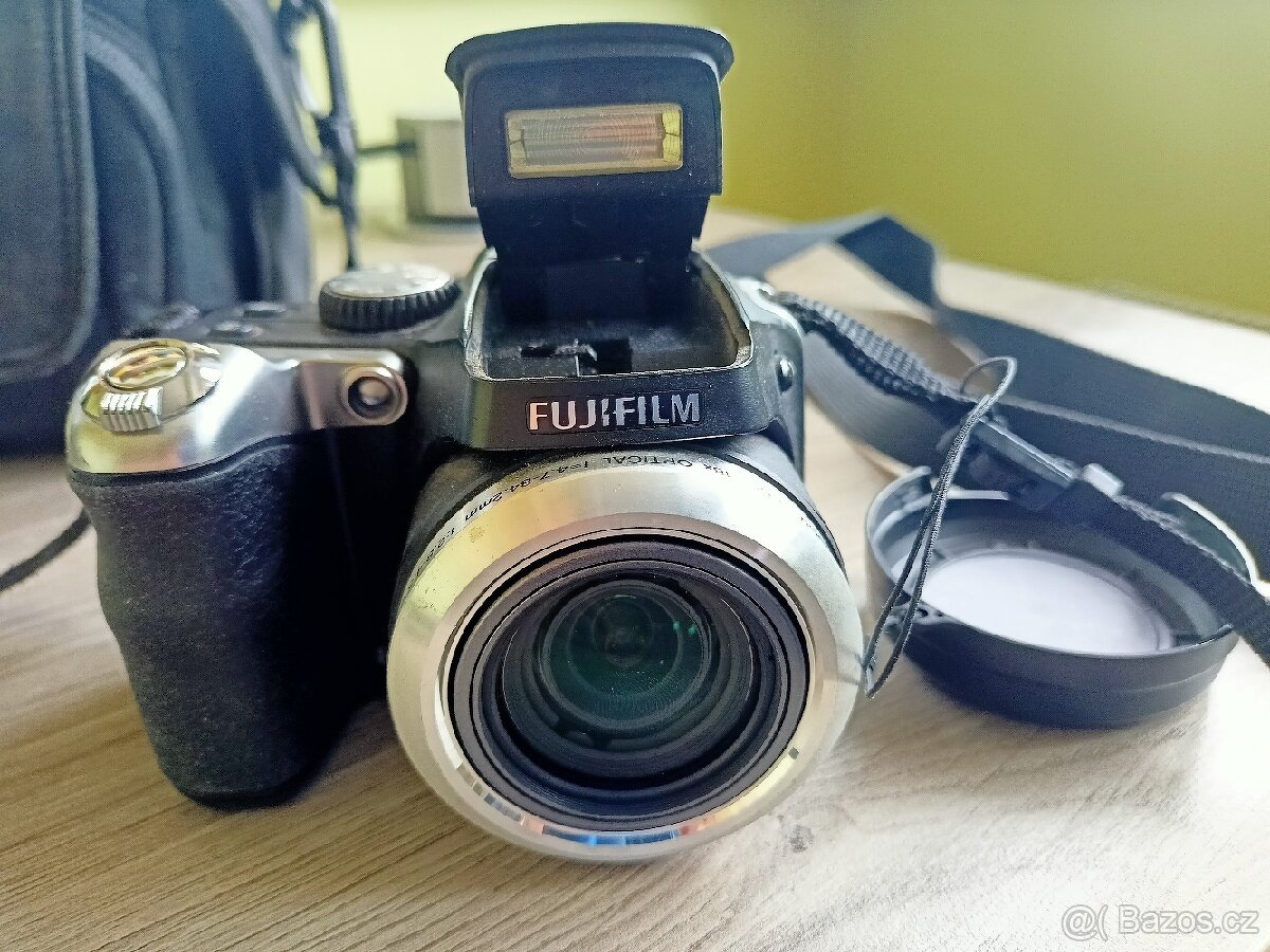 Fotoaparát FujiFilm S8000fd, 18zoom