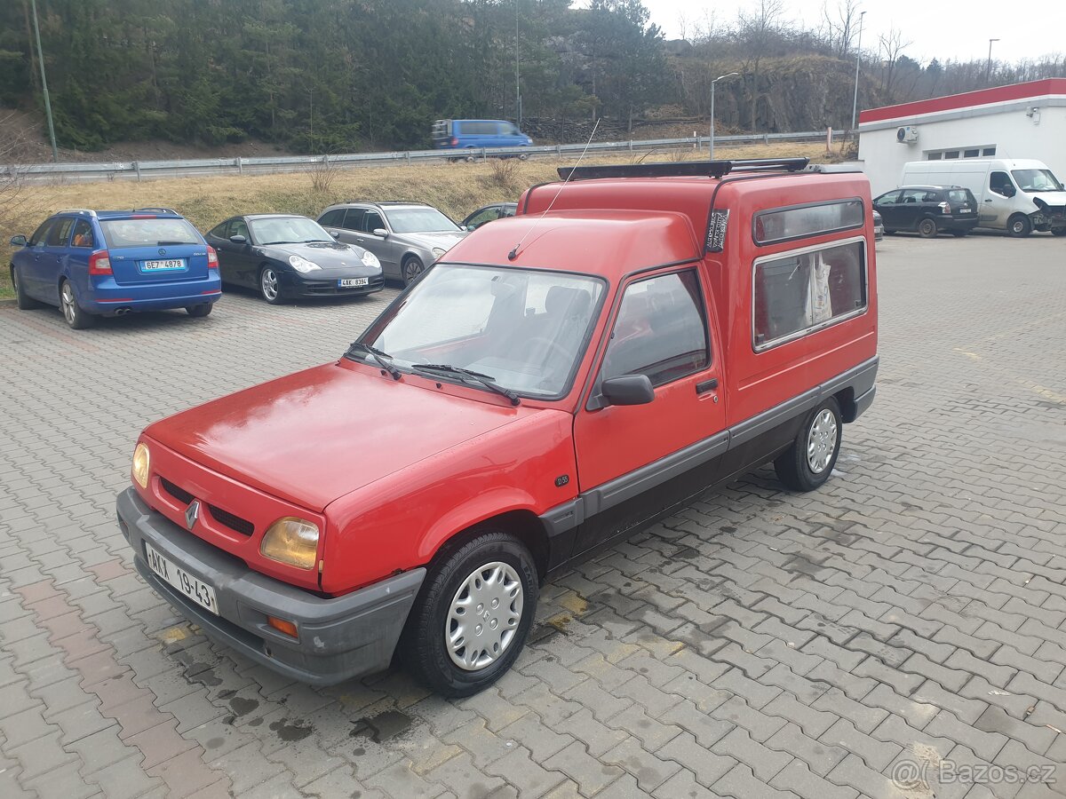 5-ti místní Renault Rapid benzín