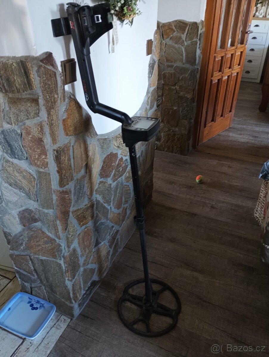 Detektor kovů Minelab etrack
