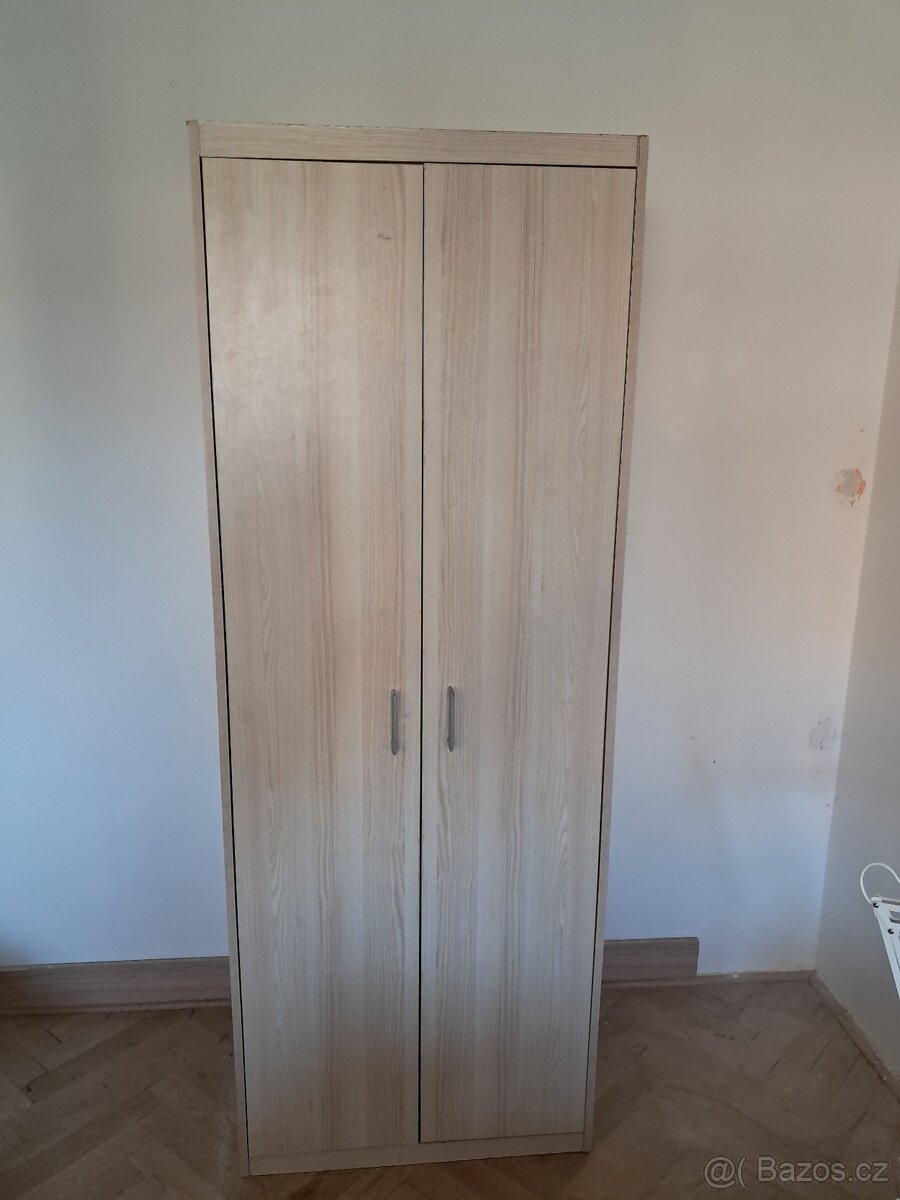 Šatní skříň