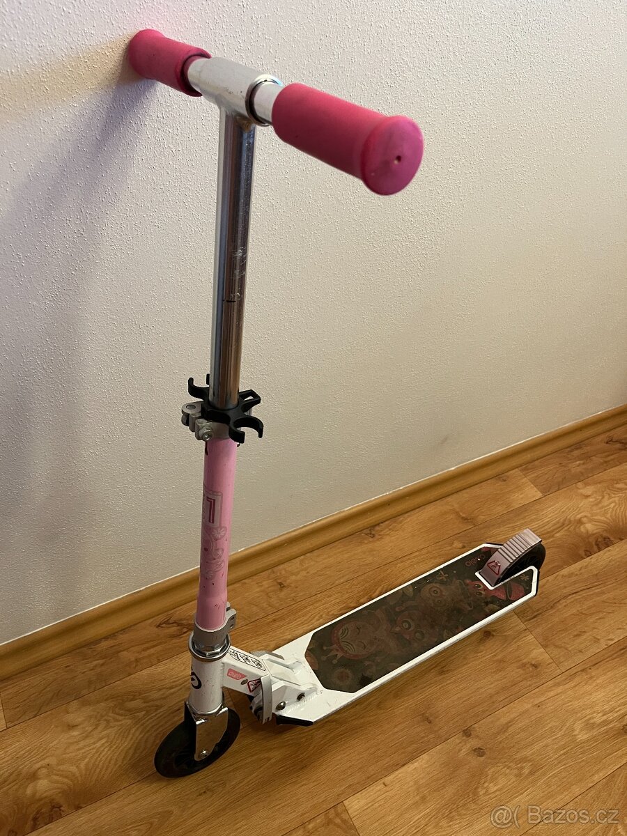 Prodám dětskou koloběžku (6-9let / 110-150cm)