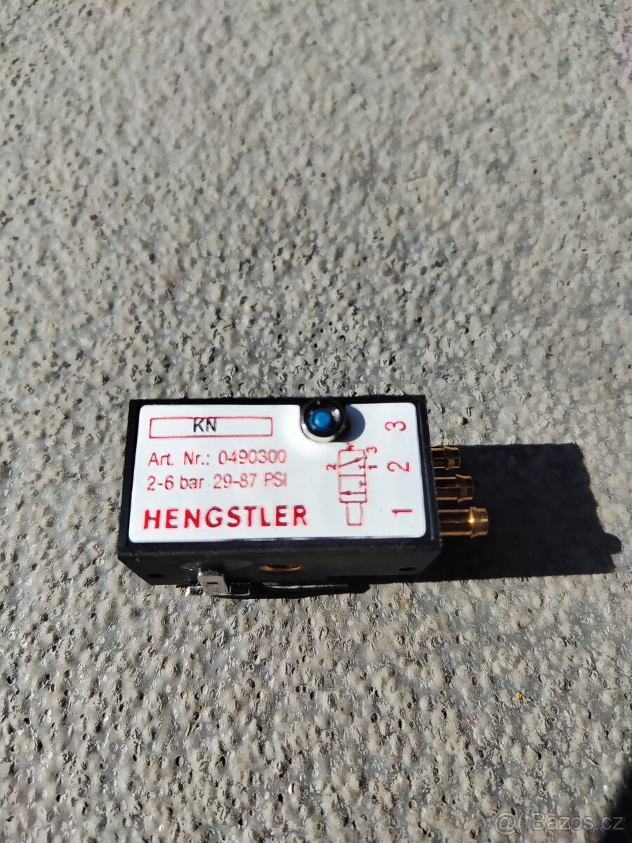 Pneumatický bezdotykový spínač HENGSTLER