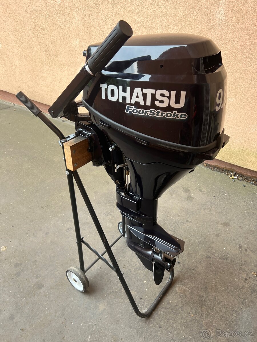 Zanovni motor Tohatsu 9.8hp 4, najeto 10mth, kratka noha.