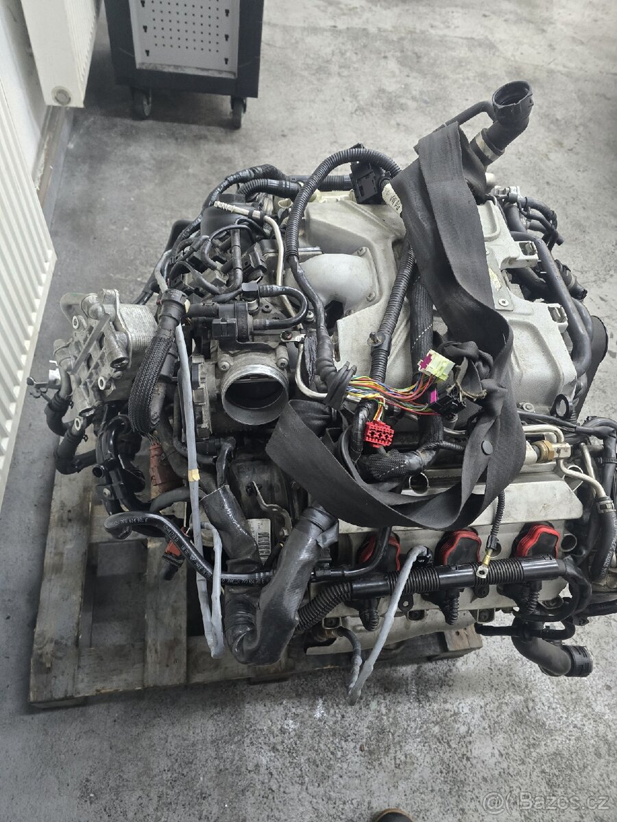 Motor Porsche Cayenne S 3,0 Tfsi hybrid 98.000km CGE