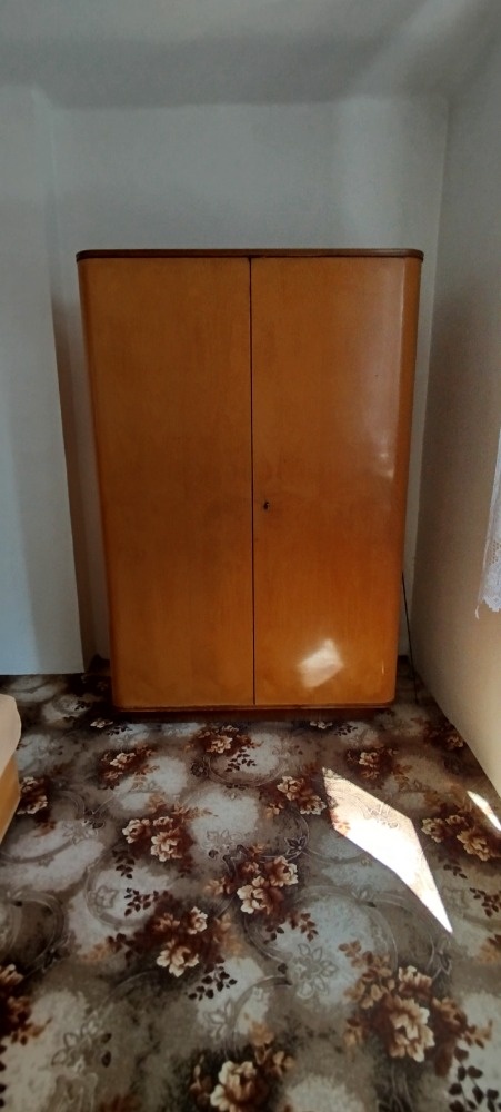 Staré skříně zdarma