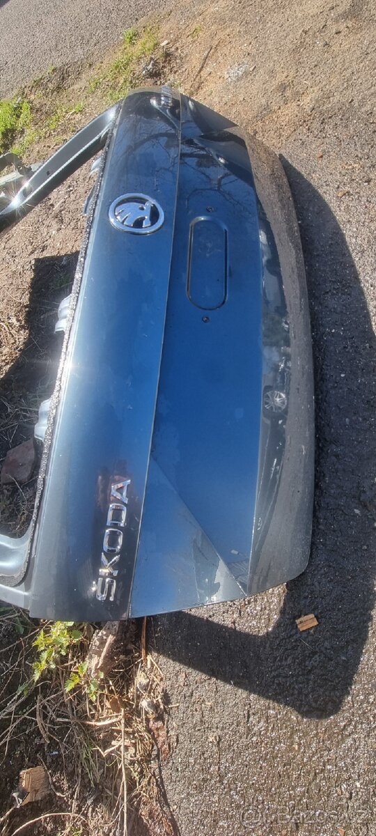 Škoda octavia 3 kombi víko kufru.