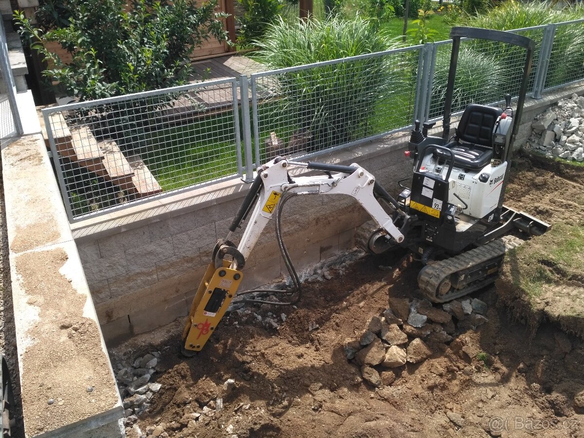 Zemní práce minibagr Bobcat E10