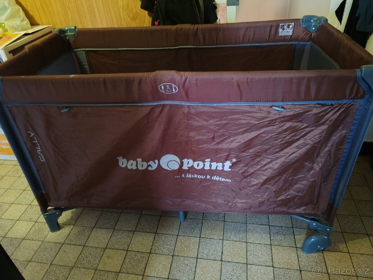Cestovní postýlka s kvalitní matrací a prebalovakem