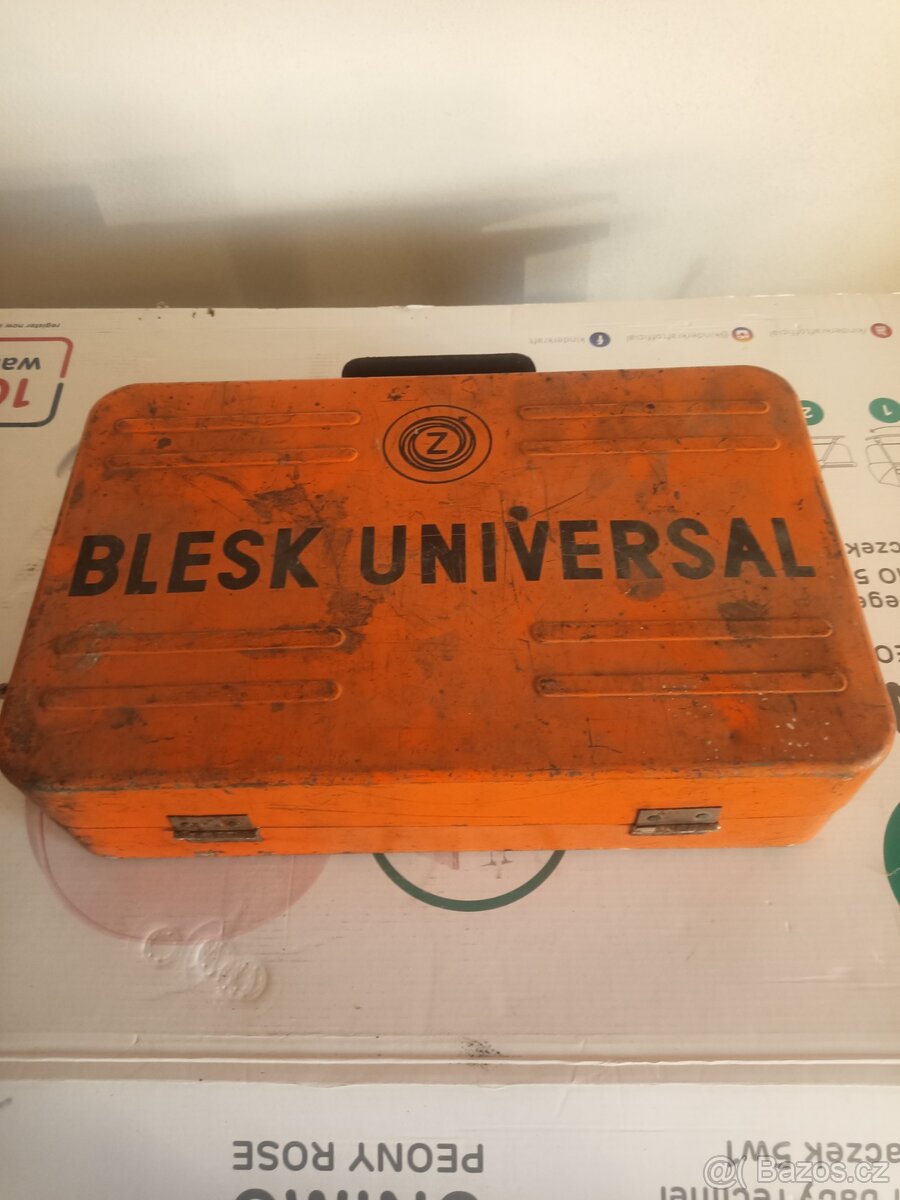 Nastřelovací pistol Blesk Universal