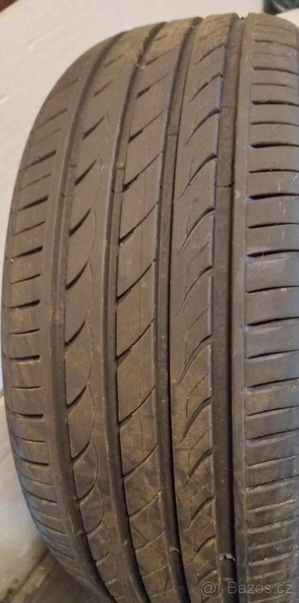 Pneu 225/55 16