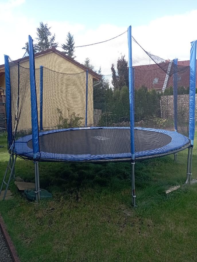 TRAMPOLÍNA PRŮMĚR 400 CM, OCHRANNÁ SÍŤ, ŽEBŘÍK