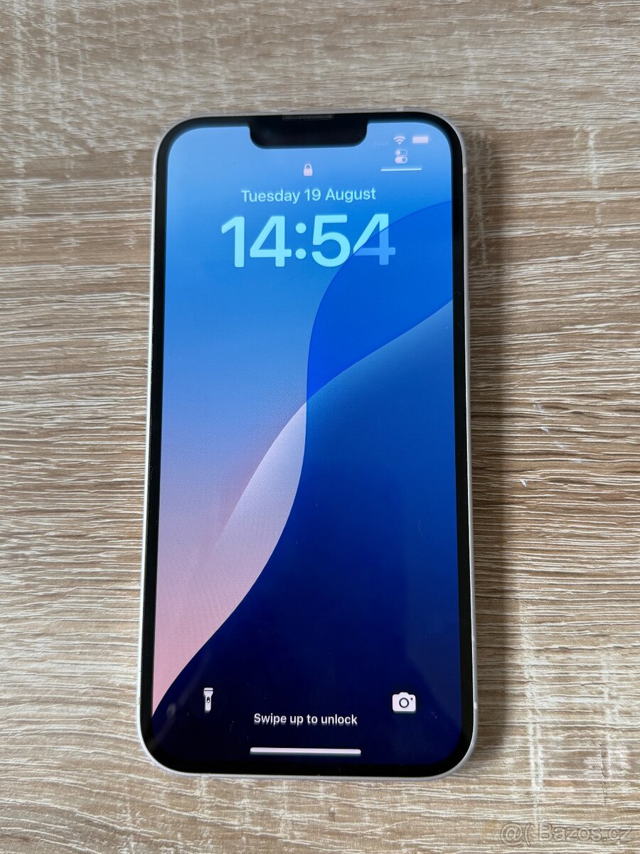 iPhone 13 Starlight – 128 GB – výborný stav – s kryty a kabe