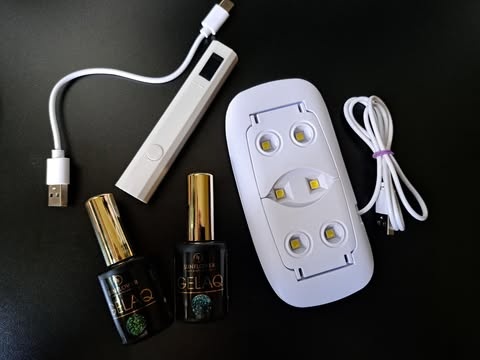 Nové - 2x gelový lak, 2x UV lampa