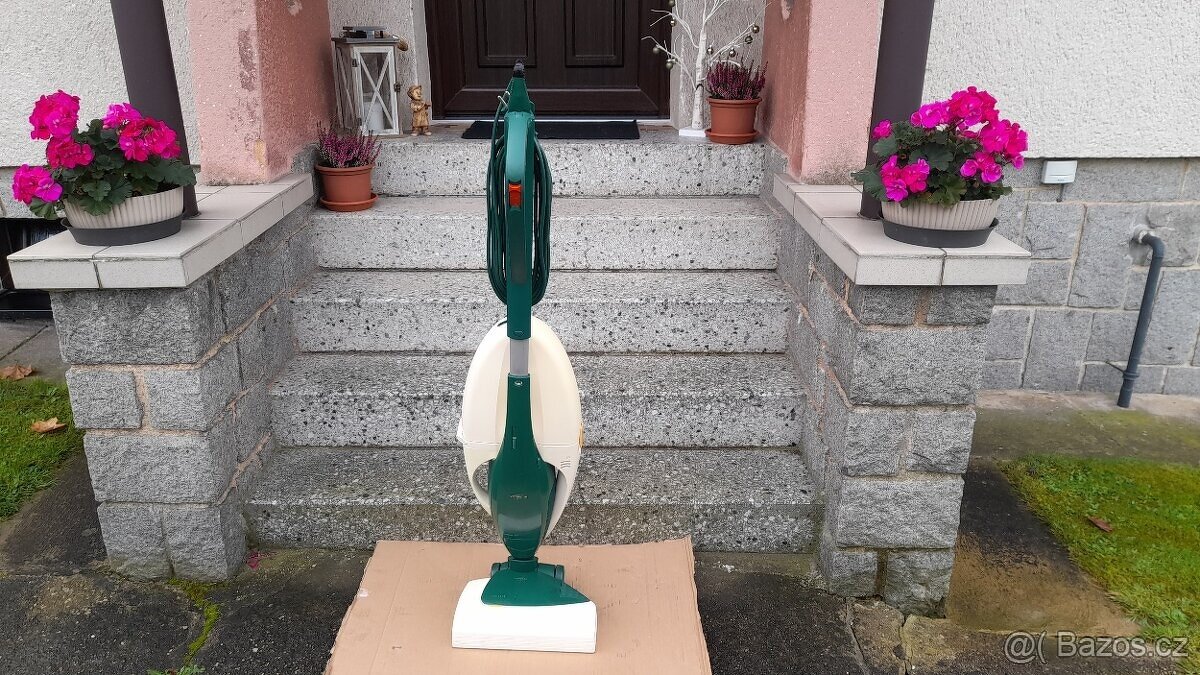 Vysavač Vorwerk 130 s elektronickou klepaci hlavicí