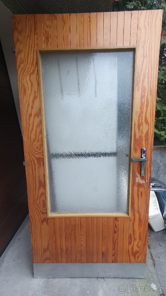 Vchodové dveře palubkové levé 198x95cm