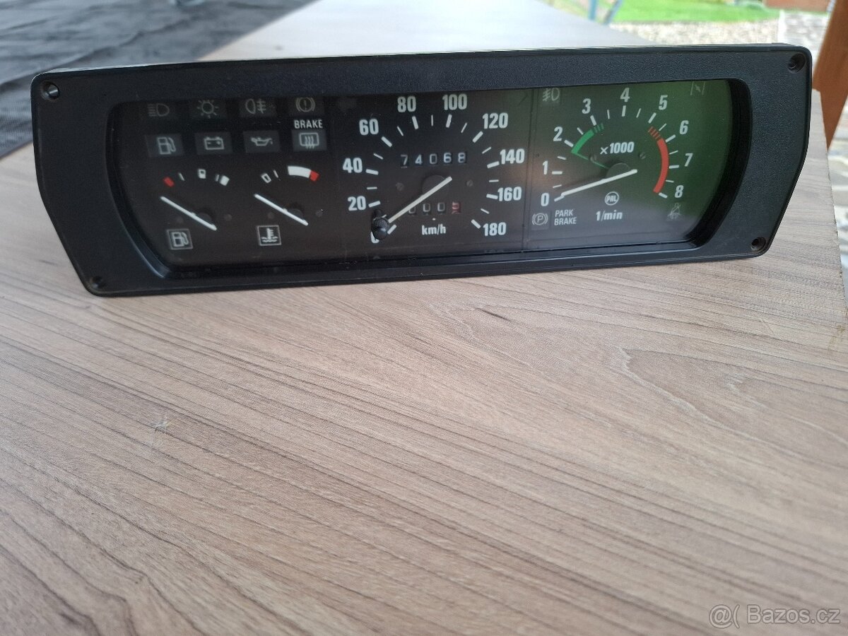 Přístrojová deska