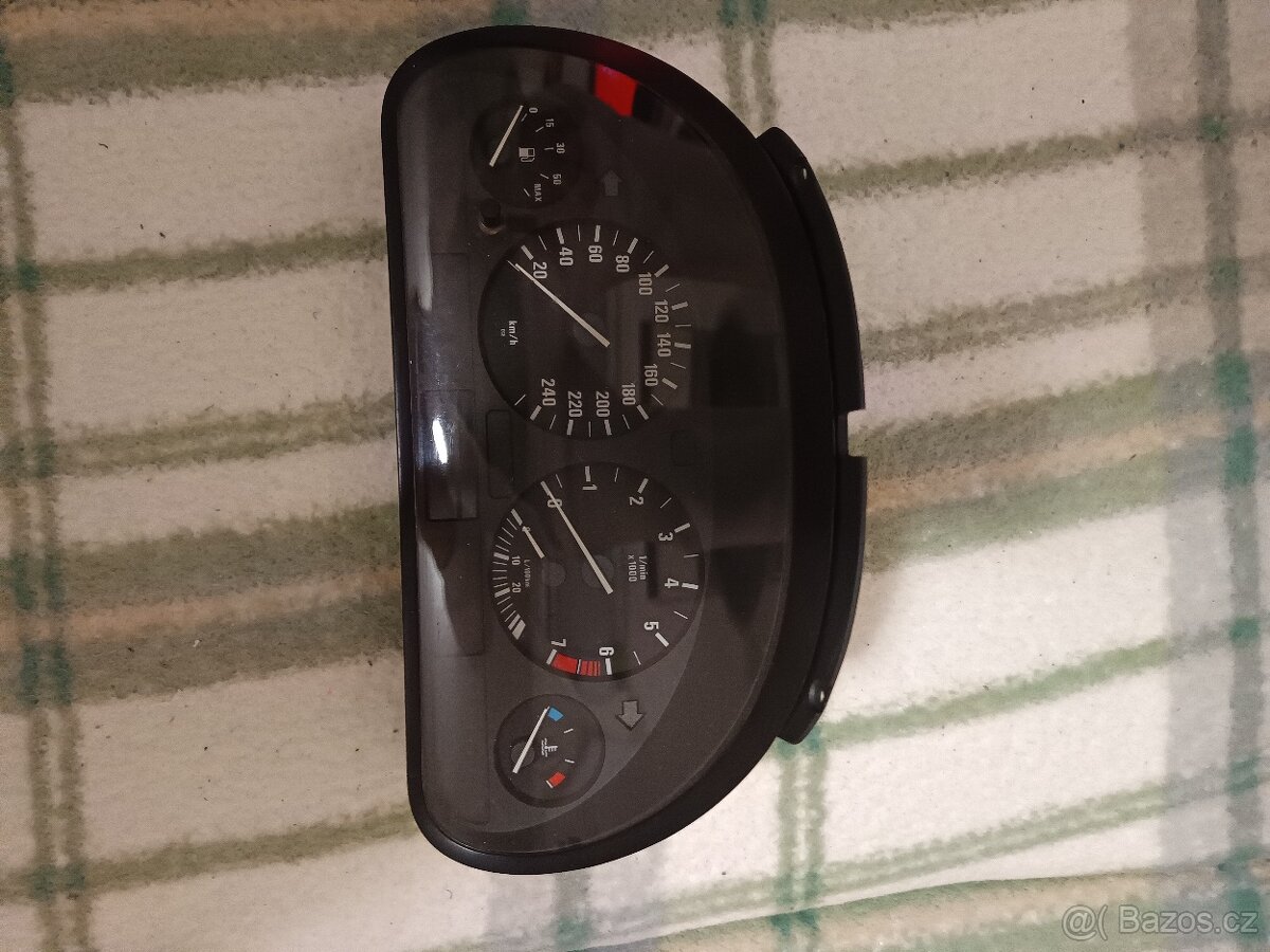 BMW E39 -budiky benzín najeto 174t.km