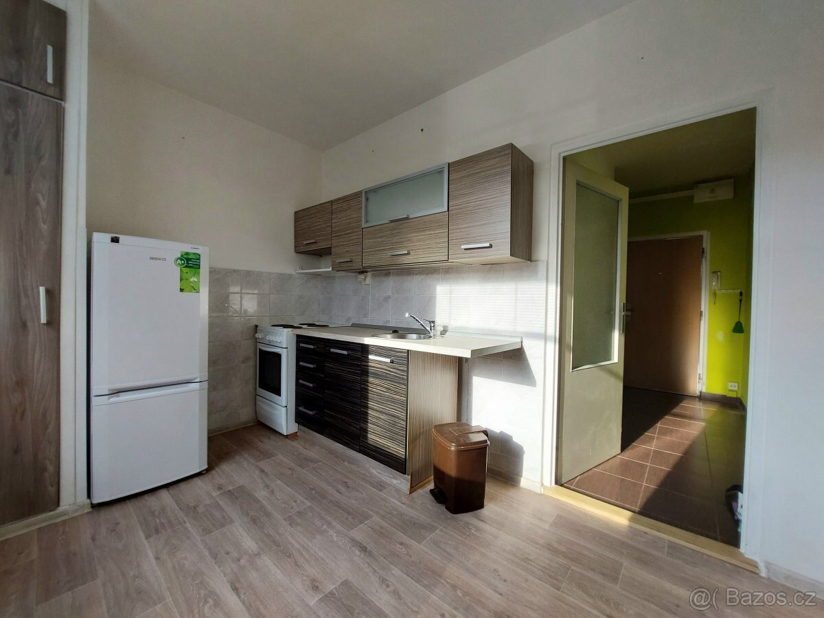 Pronájem bytu 1+1, Husova, Chrudim, 8900 Kč/měs, 36 m2