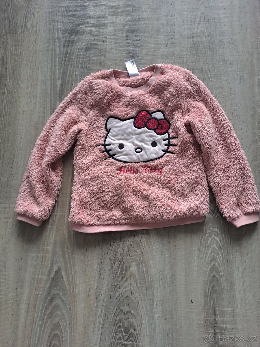Svetr helllo kitty 116