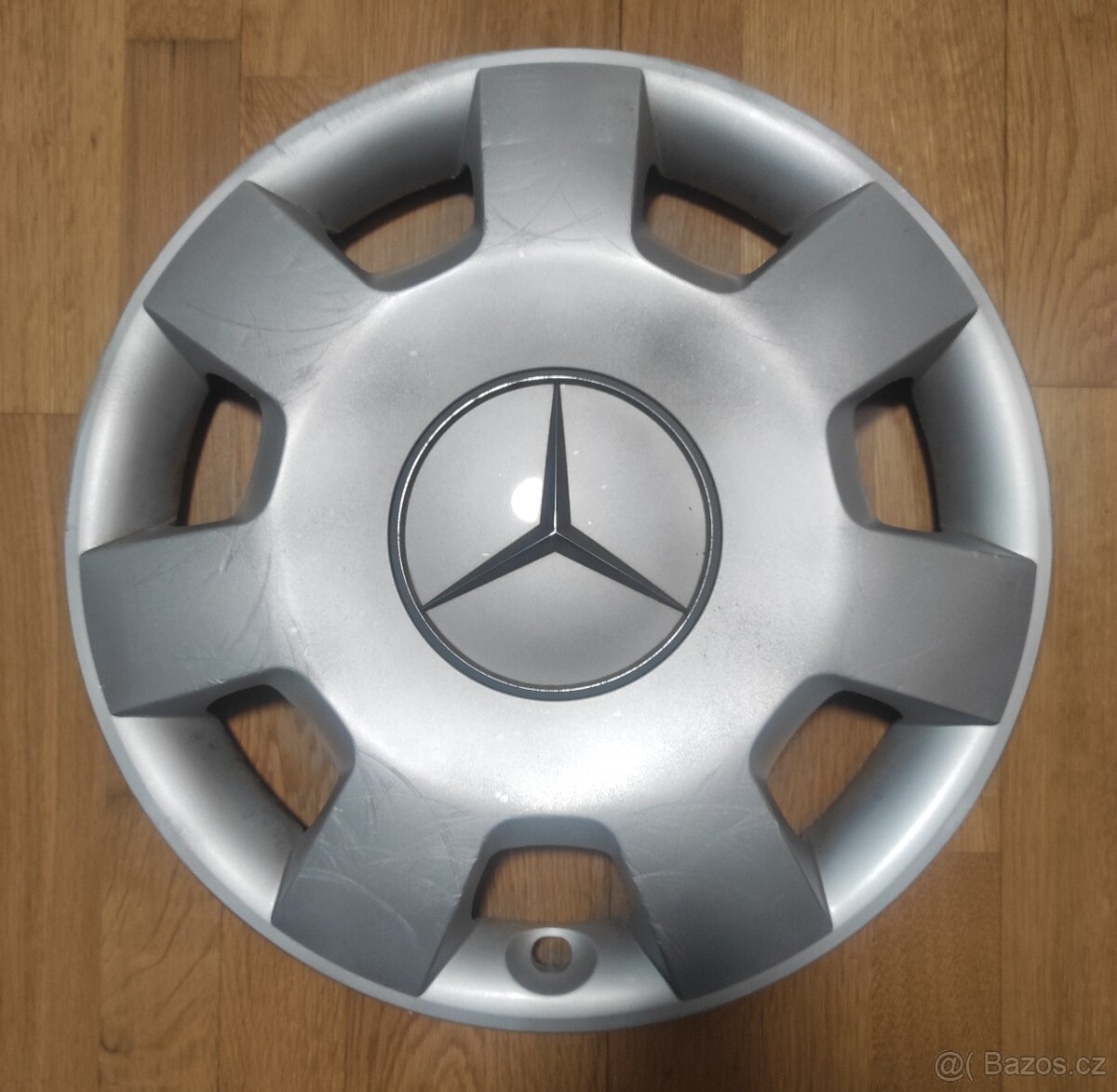 1 kus poklice Mercedes-Benz B W-245 (16")