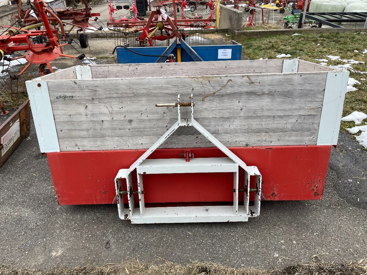 Lžíce za traktor