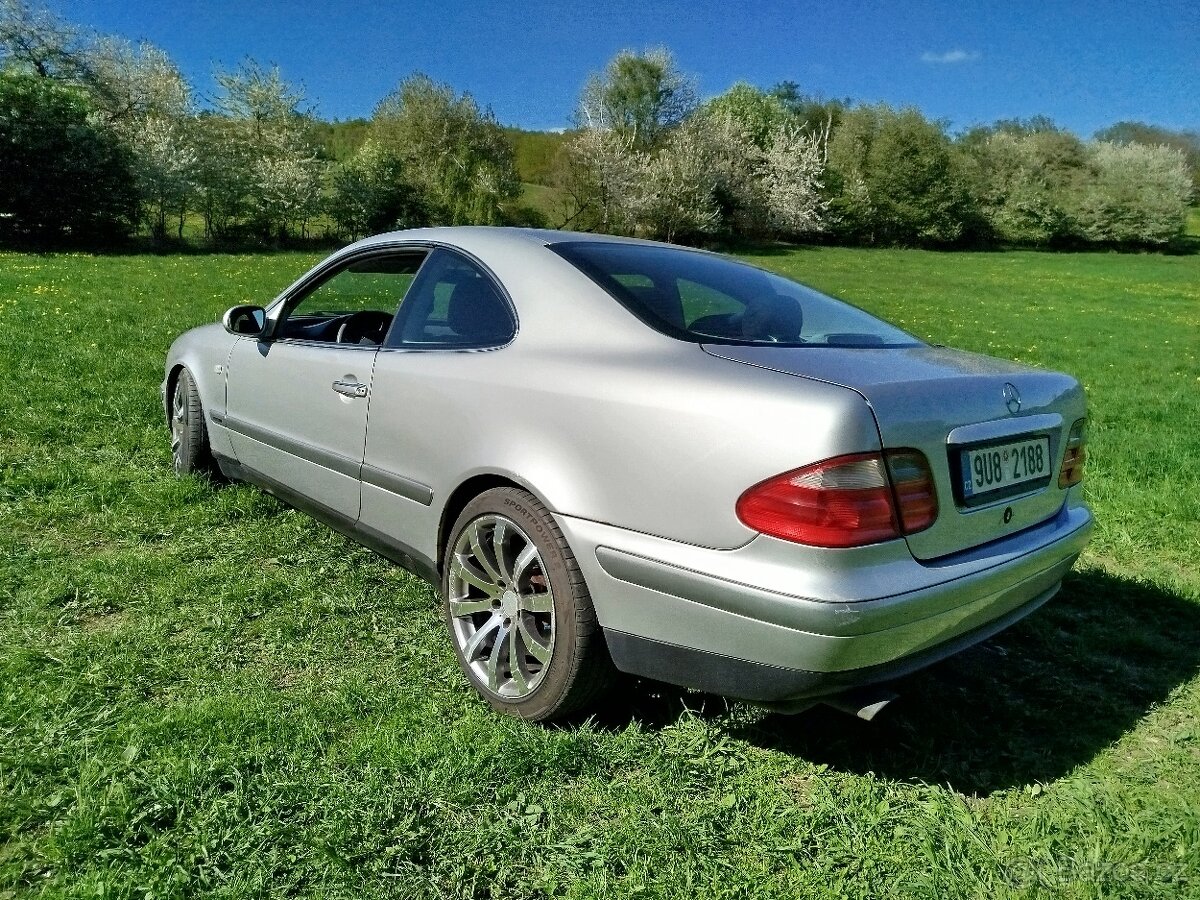 Mercedes-Benz CLK W208